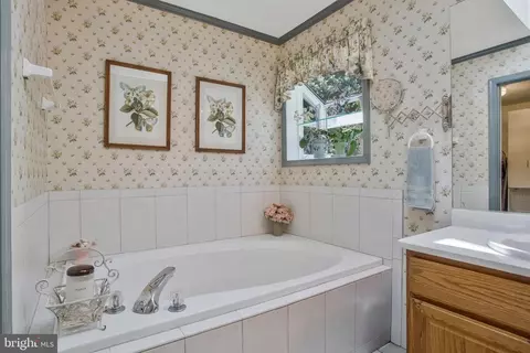 Bath - 3241 Old Jones Rd, Dunkirk, MD 20754 photo 3 of 7