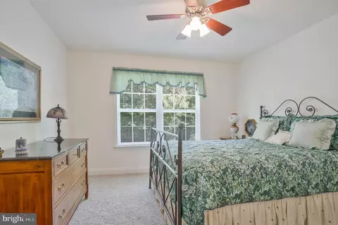 Bedroom - 3241 Old Jones Rd, Dunkirk, MD 20754 photo 4 of 10