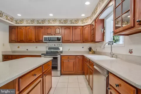 Kitchen - 3241 Old Jones Rd, Dunkirk, MD 20754 photo 3 of 7