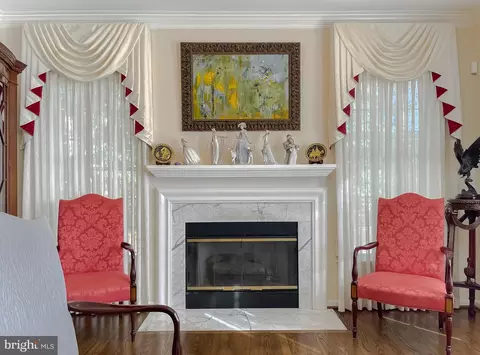 Living - 13405 Lore Pines Ln, Solomons, MD 20688 photo 2 of 3