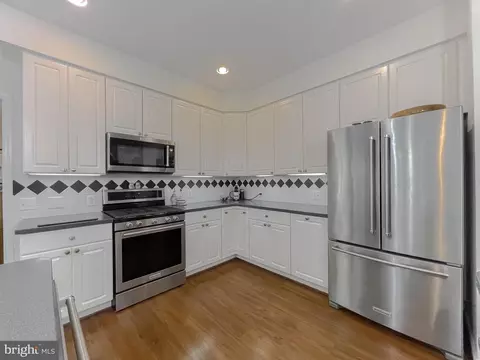 Kitchen - 13405 Lore Pines Ln, Solomons, MD 20688 photo 2 of 6