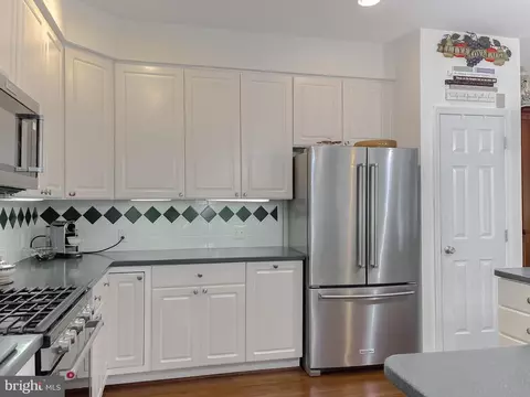 Kitchen - 13405 Lore Pines Ln, Solomons, MD 20688 photo 5 of 6