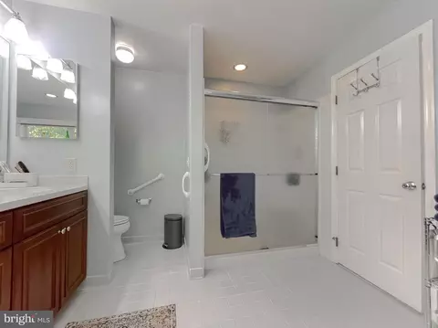 Bath - 13405 Lore Pines Ln, Solomons, MD 20688 photo 4 of 8