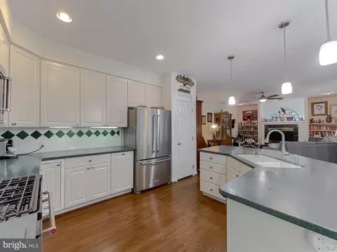 Kitchen - 13405 Lore Pines Ln, Solomons, MD 20688 photo 4 of 6