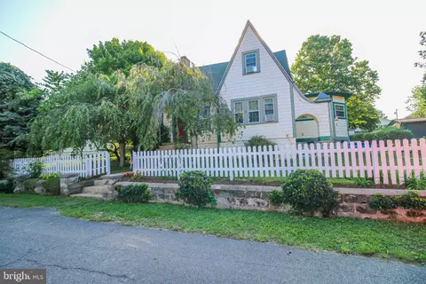 230 Dresser Ave, Prince Frederick, MD 20678