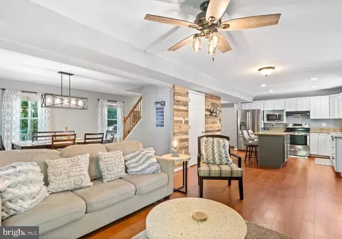 Entry Way - 4150 Willows Rd, Chesapeake Beach, MD 20732 photo 2 of 2
