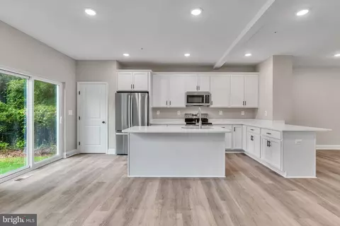3716 3rd St, North Beach, MD 20714 photo 6