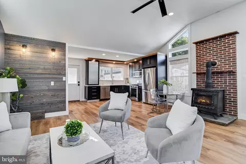 Living - 202 Macrae Ave, Prince Frederick, MD 20678 photo 1 of 2