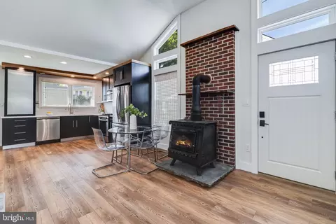 Entry Way - 202 Macrae Ave, Prince Frederick, MD 20678 photo 2 of 2