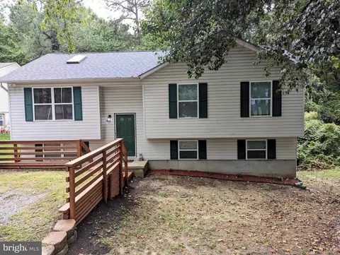 12119 Gringo Rd, Lusby, MD 20657