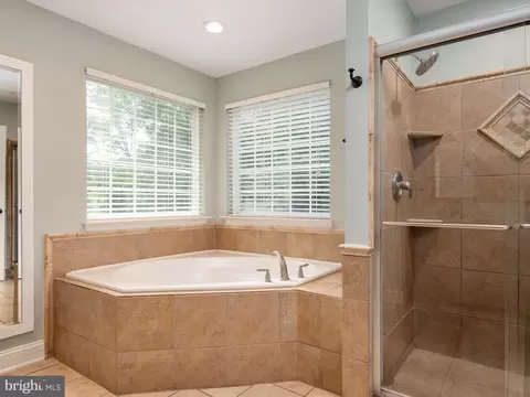 Bath - 12013 Steven Ln, Dunkirk, MD 20754 photo 1 of 5