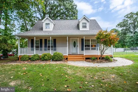 5730 Oakcrest Dr, Saint Leonard, MD 20685