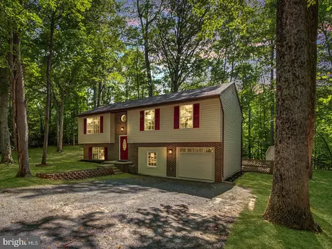 323 Maverick Rd, Lusby, MD 20657