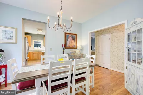 Dining - 3811 3rd St, North Beach, MD 20714 photo 1 of 2