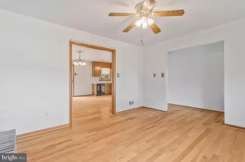7760 Swan Ln, Owings, MD 20736 photo 12