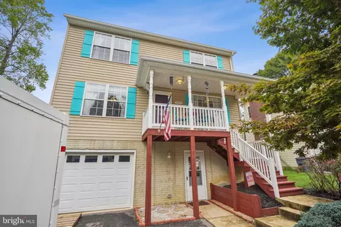 3834 Oak St, North Beach, MD 20714