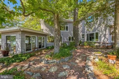 217 Leason Cove Dr, Lusby, MD 20657