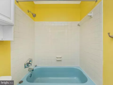 Bath - 9916 Jonathan Dr, Dunkirk, MD 20754 photo 3 of 5