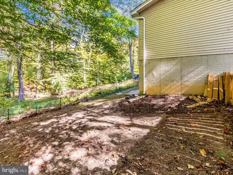 Exterior - 9916 Jonathan Dr, Dunkirk, MD 20754 photo 8 of 13