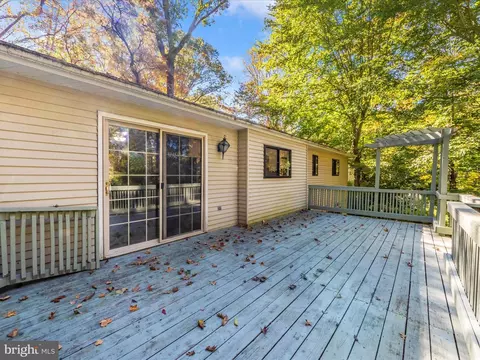 Exterior - 9916 Jonathan Dr, Dunkirk, MD 20754 photo 10 of 13