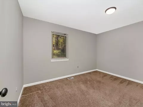 Bedroom - 9916 Jonathan Dr, Dunkirk, MD 20754 photo 5 of 10