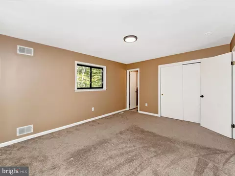 Bedroom - 9916 Jonathan Dr, Dunkirk, MD 20754 photo 2 of 10