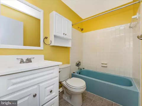 Bath - 9916 Jonathan Dr, Dunkirk, MD 20754 photo 2 of 5