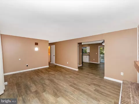 Living - 9916 Jonathan Dr, Dunkirk, MD 20754 photo 4 of 6