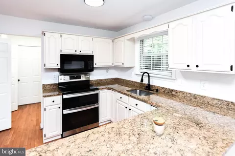 Kitchen - 9755 Tara Dr, Dunkirk, MD 20754 photo 3 of 4