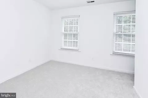 Bedroom - 9755 Tara Dr, Dunkirk, MD 20754 photo 5 of 13