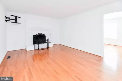 Living - 9755 Tara Dr, Dunkirk, MD 20754 photo 5 of 8