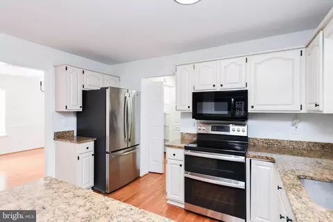 Kitchen - 9755 Tara Dr, Dunkirk, MD 20754 photo 4 of 4