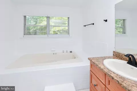 Bath - 9755 Tara Dr, Dunkirk, MD 20754 photo 3 of 9