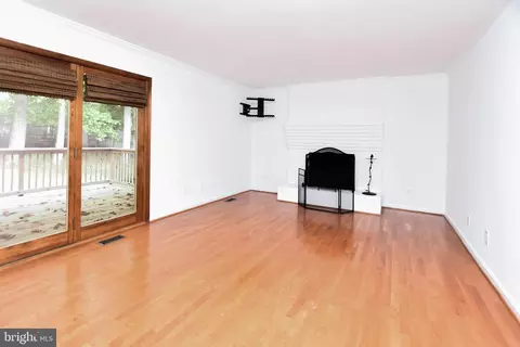 Living - 9755 Tara Dr, Dunkirk, MD 20754 photo 4 of 8