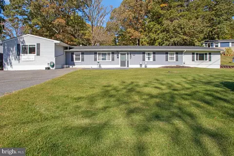 995 Grace Rd, Huntingtown, MD 20639