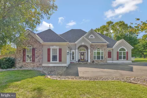 407 Windmill Dr, Saint Leonard, MD 20685