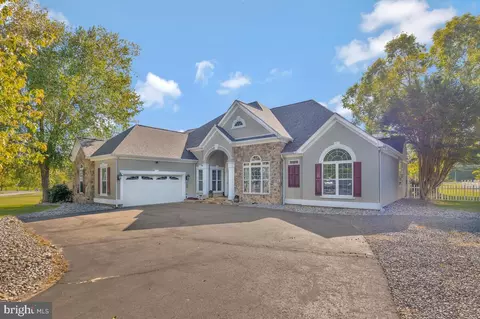 407 Windmill Dr, Saint Leonard, MD 20685 photo 2