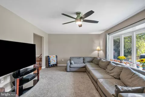 11219 Country Rd, Dunkirk, MD 20754 photo 4