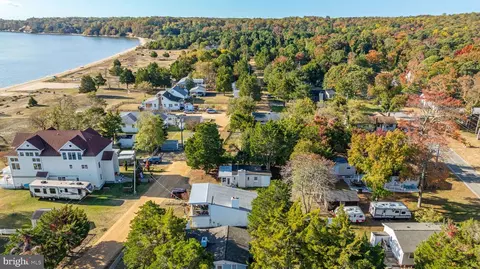 3096 Calvert Blvd, Lusby, MD 20657