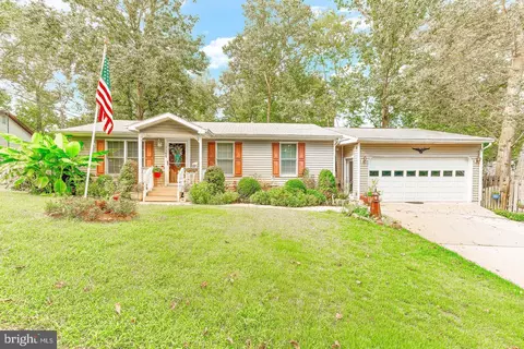 1105 El Paso Cir, Lusby, MD 20657