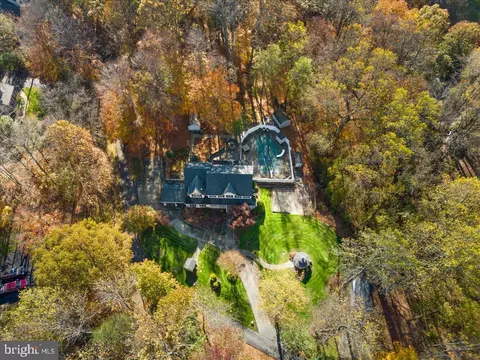 3166 Zacks Pl, Huntingtown, MD 20639