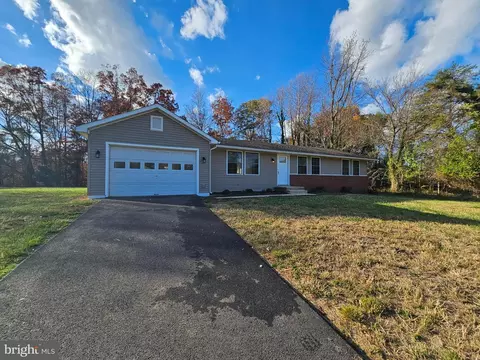 122 Helena Dr, Prince Frederick, MD 20678