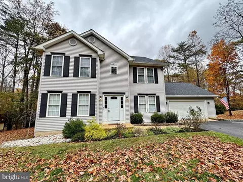 12102 Long Wolf Ln, Lusby, MD 20657