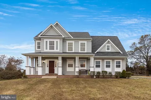 6195 Hallowing Point Rd, Prince Frederick, MD 20678