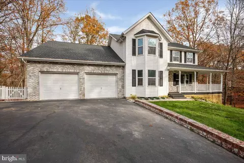 240 Thunderbird Dr, Lusby, MD 20657