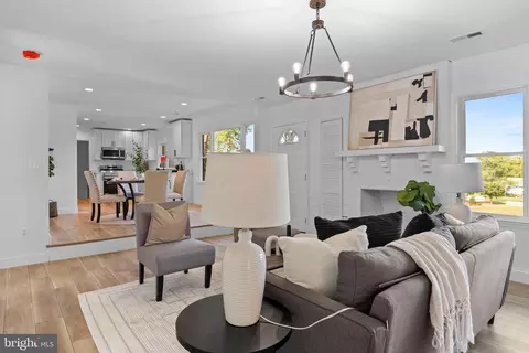 1610 Solomons Island Rd, Huntingtown, MD 20639