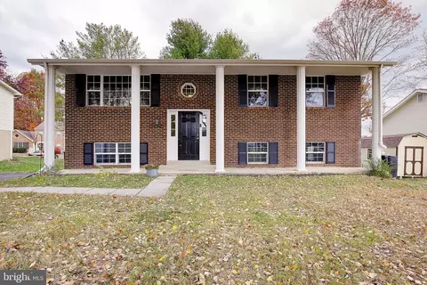 3712 30th St, Chesapeake Beach, MD 20732