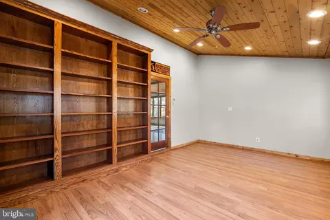 Living - 3411 King Dr, Dunkirk, MD 20754 photo 8 of 8
