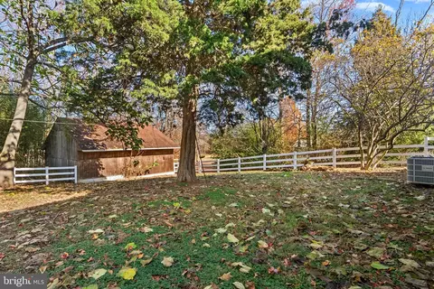 Exterior - 3411 King Dr, Dunkirk, MD 20754 photo 10 of 16
