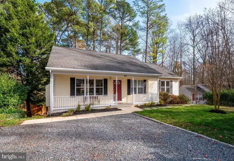 910 Guadaloupe Trl, Lusby, MD 20657